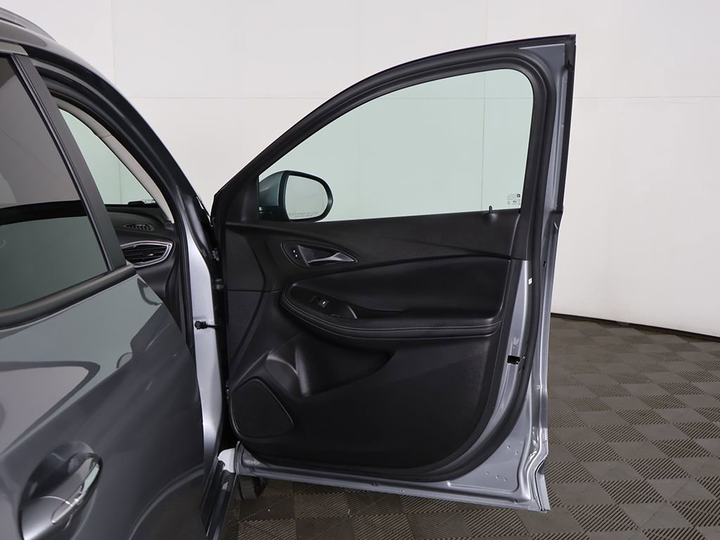 Used 2023 Buick Encore GX Select w/ Sport Touring Package image 17