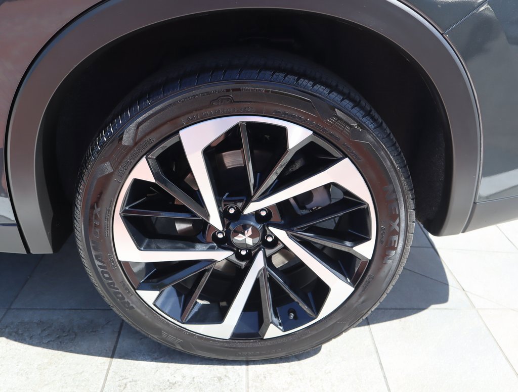 Used 2024 Mitsubishi Outlander SE Black Edition image 10