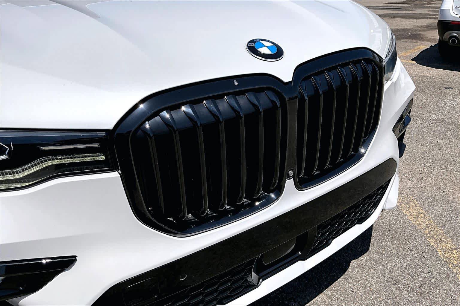 Used 2020 BMW X7 xDrive40i w/ M Sport Package AWD/4WD image 30