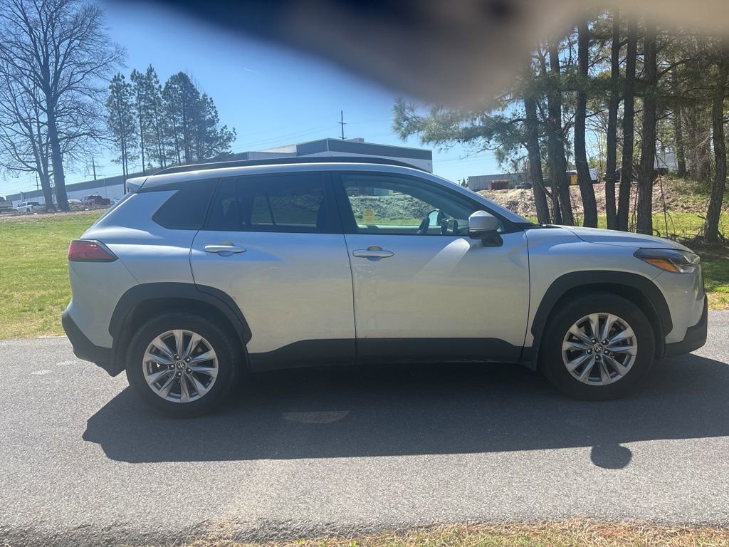 Used 2023 Toyota Corolla Cross LE image 4