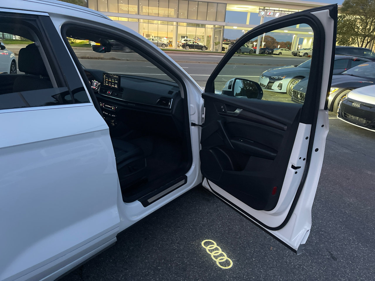 Used 2023 Audi Q5 2.0T Premium w/ Convenience Package image 30