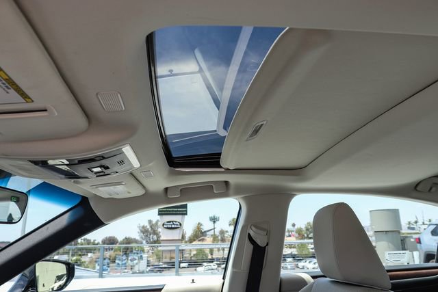 Used 2025 Lexus ES 300h w/ Premium Package FWD image 21