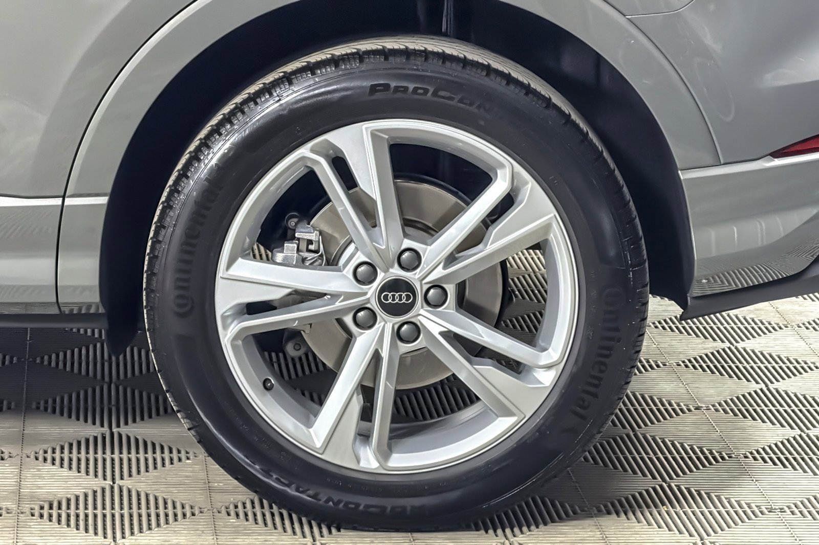 Used 2023 Audi Q3 2.0T Premium w/ Convenience Package image 25