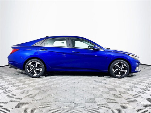 Used 2023 Hyundai Elantra Limited w/ Cargo Package image 9