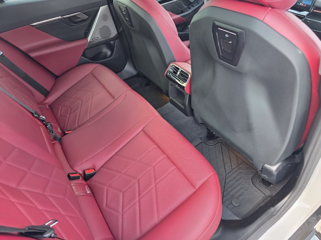 Certified 2025 BMW 530i RWD image 26