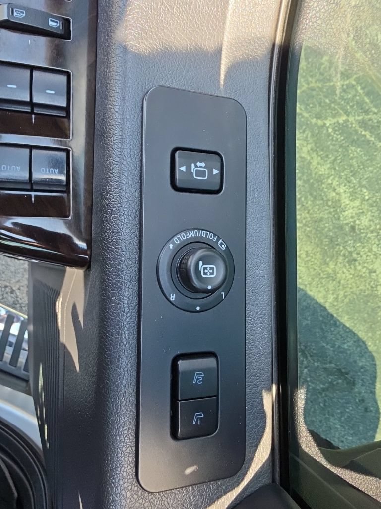 Used 2016 Ford F250 Platinum AWD/4WD image 25