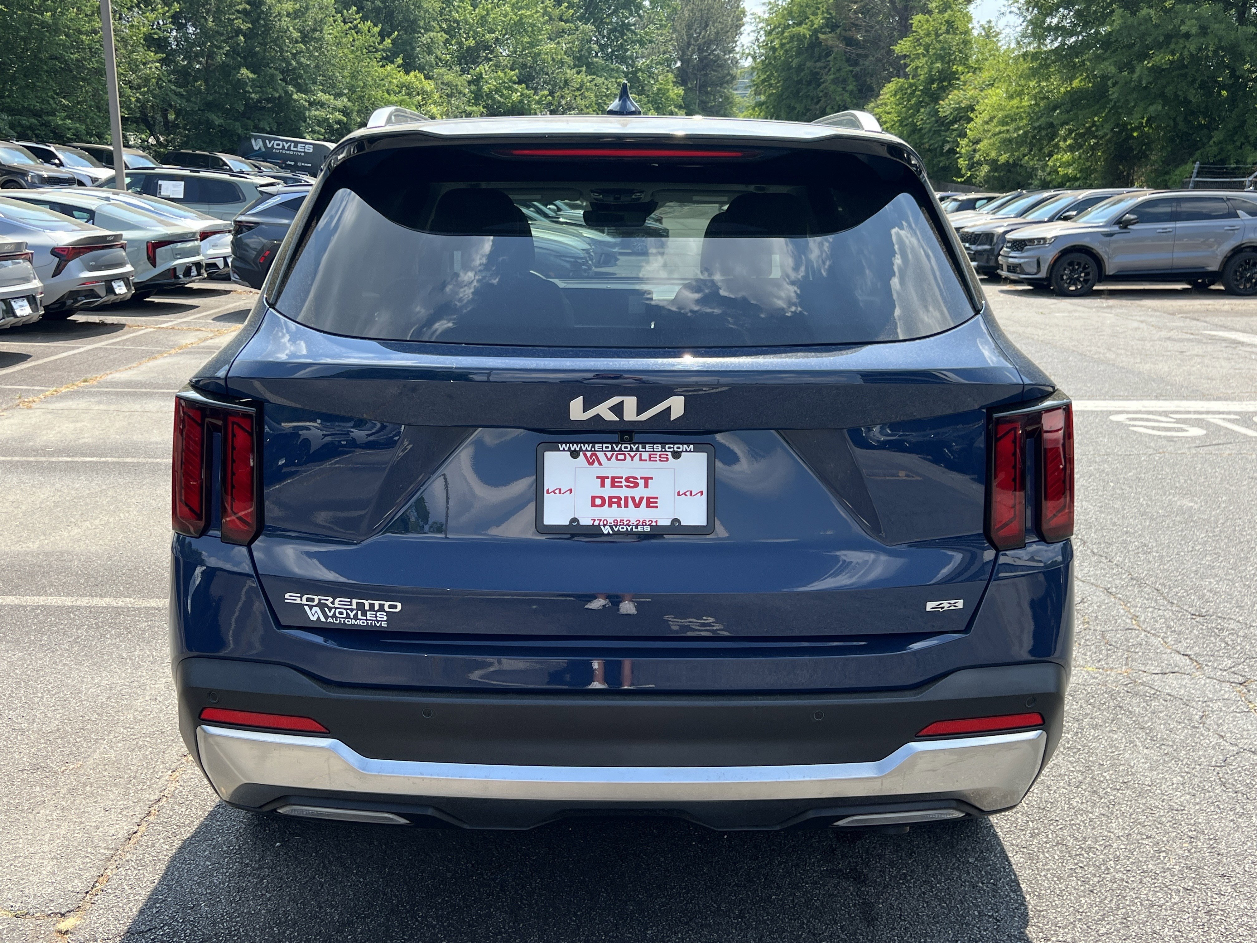 Used 2025 Kia Sorento EX w/ Panoramic Sunroof Package image 6