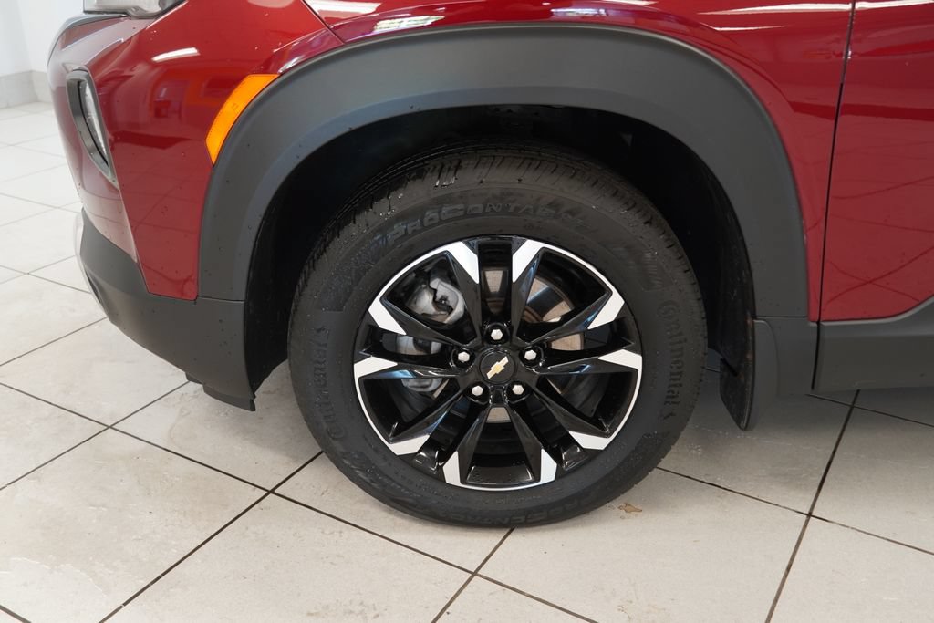 Certified 2023 Chevrolet TrailBlazer LT w/ LPO, Blackout Package AWD/4WD image 19