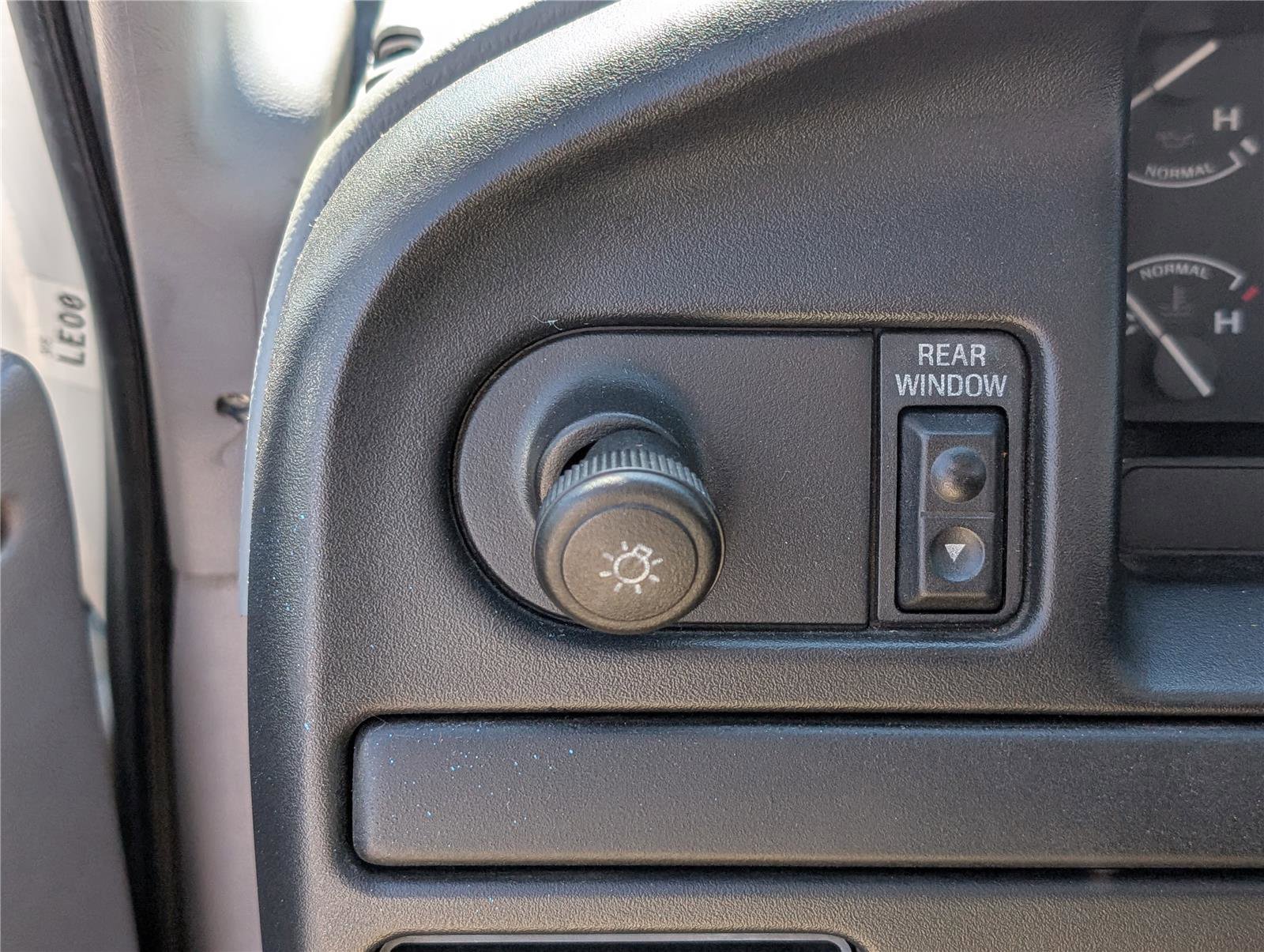 Used 1994 Ford Bronco XLT image 18