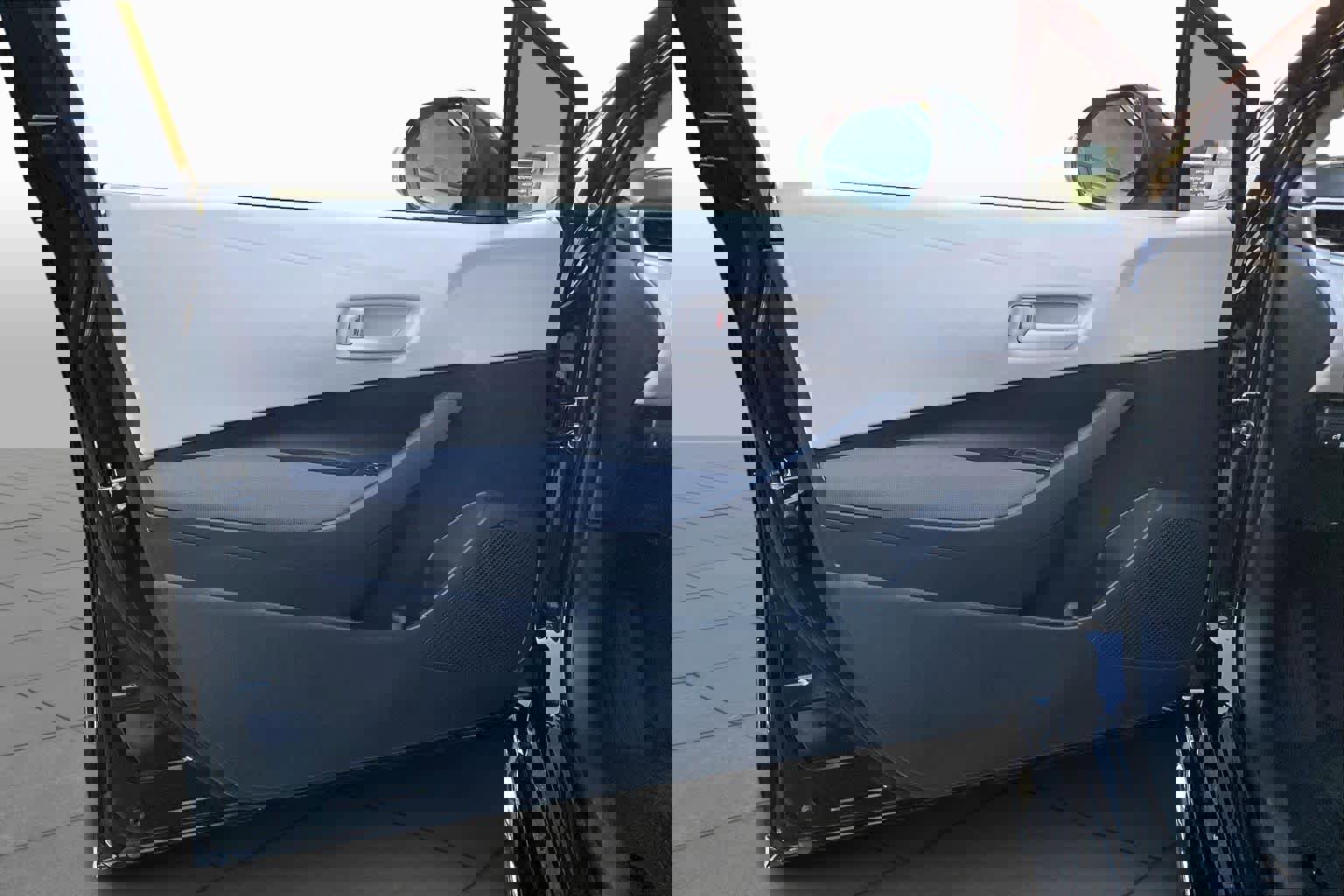 Certified 2025 Toyota Corolla LE image 19