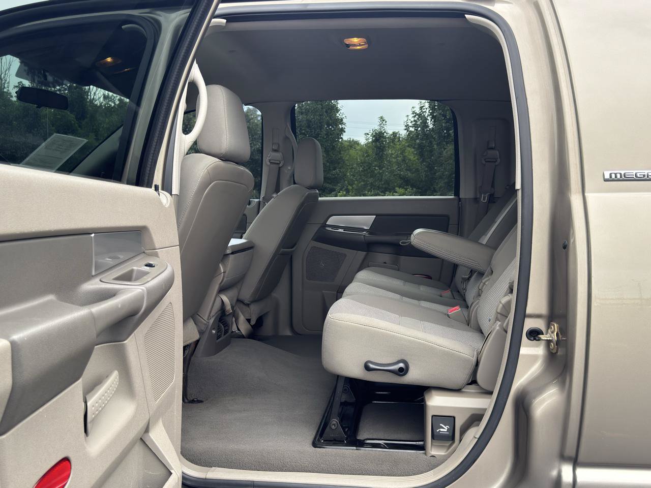 Used 2007 Dodge Ram 2500 Truck SLT w/ Protection Group AWD/4WD image 12