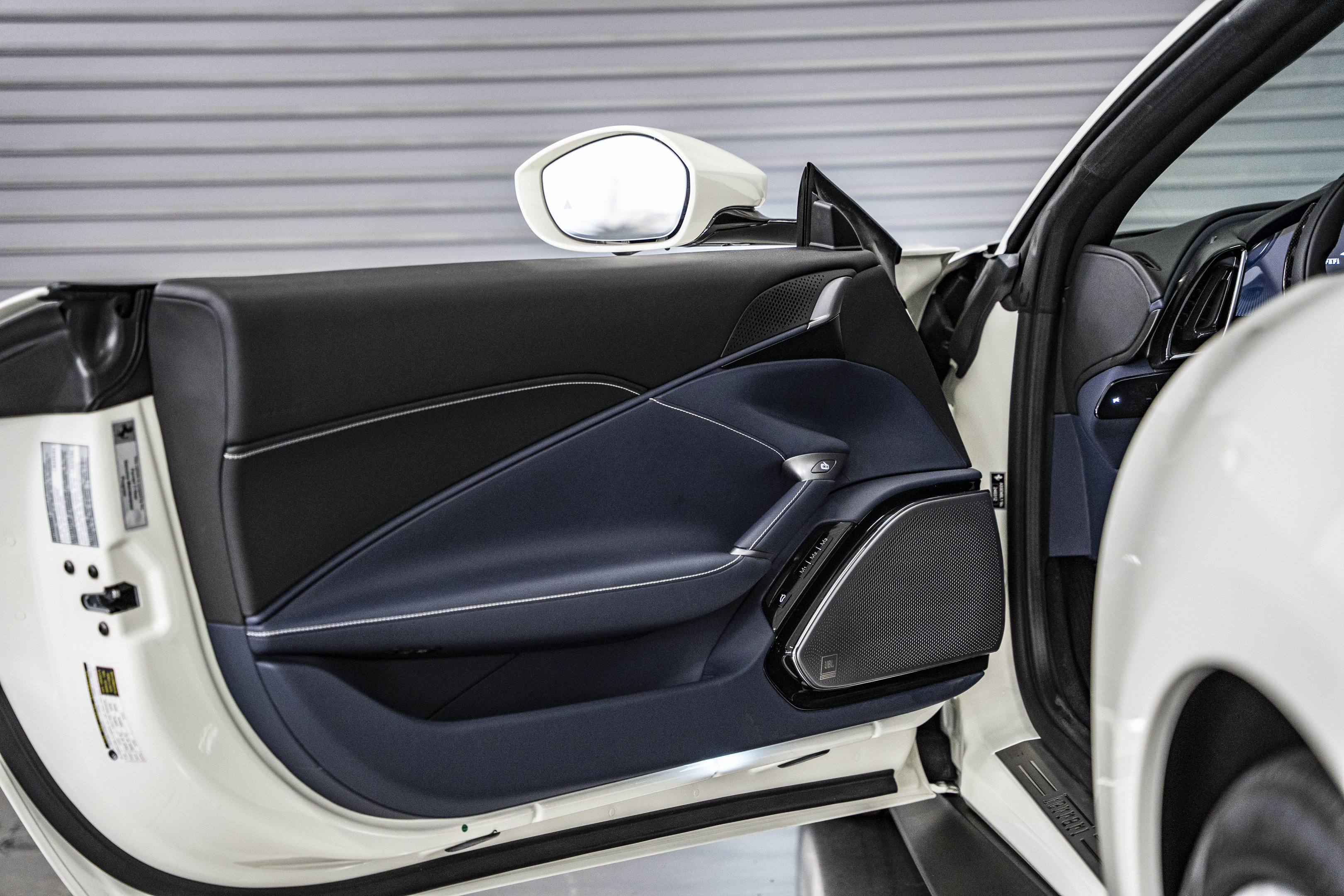 Used 2026 Ferrari Roma Spider RWD image 22