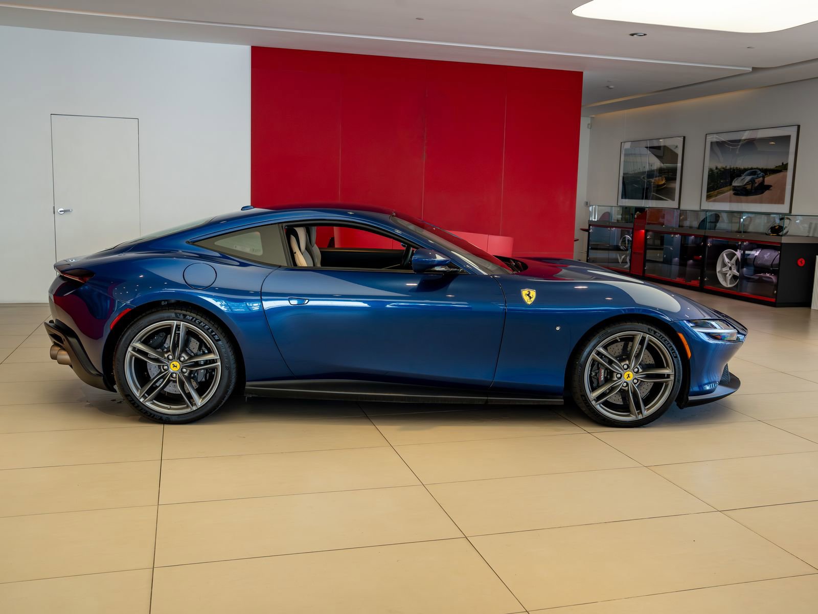 Used 2021 Ferrari Roma RWD image 7