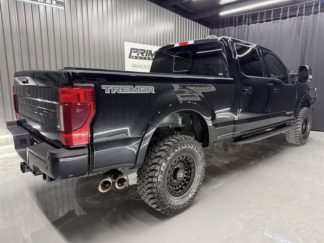 Used 2022 Ford F350 Lariat w/ Tremor Off-Road Package AWD/4WD image 3