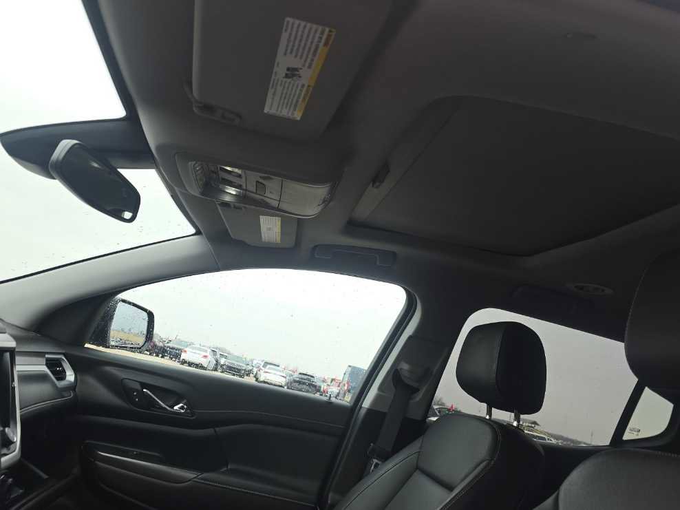 Used 2023 GMC Acadia SLT w/ Elevation Edition image 10