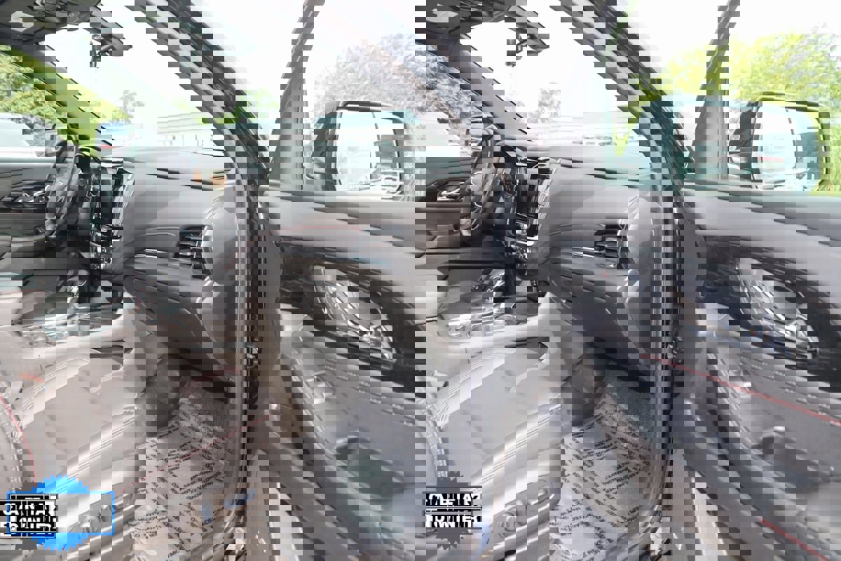 Used 2023 Chevrolet Traverse RS w/ LPO, Floor Liner Package image 55