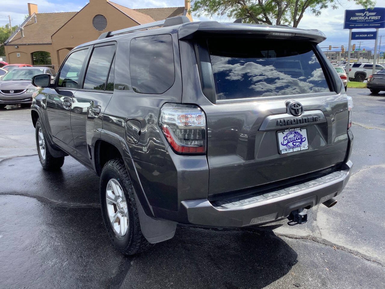 Used 2020 Toyota 4Runner SR5 Premium AWD/4WD image 9