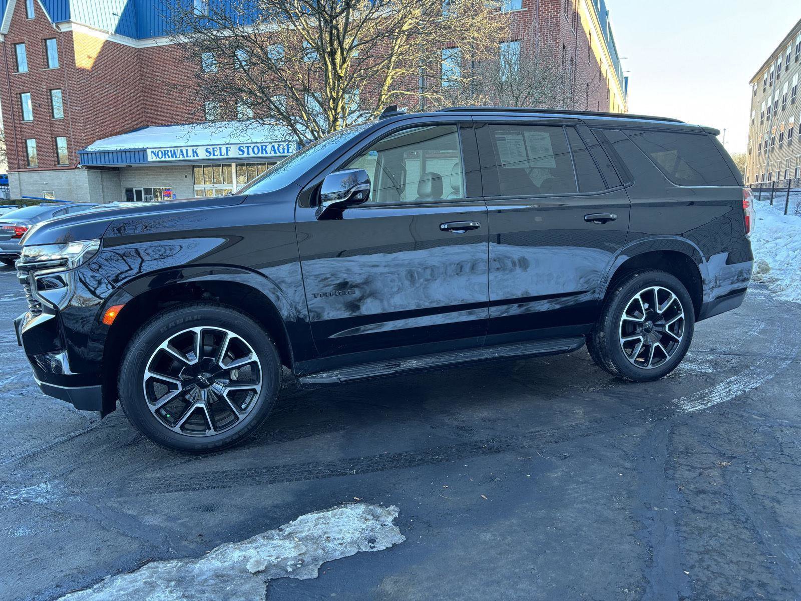 Used 2022 Chevrolet Tahoe RST w/ Luxury Package image 3