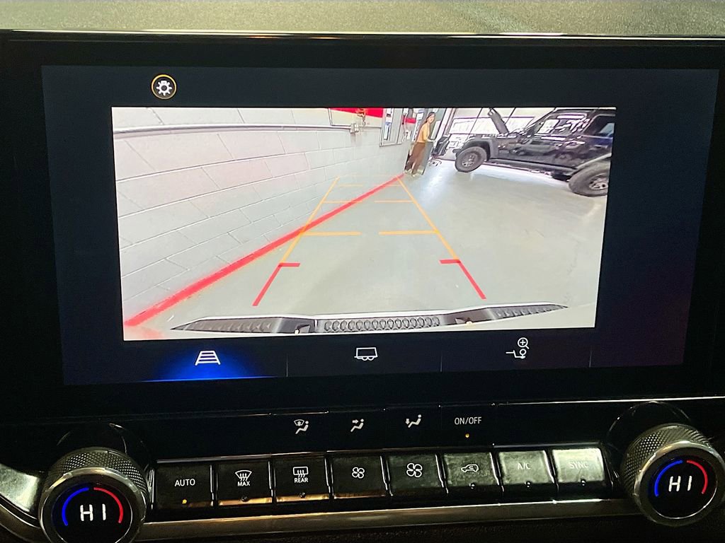 Used 2024 Chevrolet Colorado LT w/ LT Convenience Package image 14