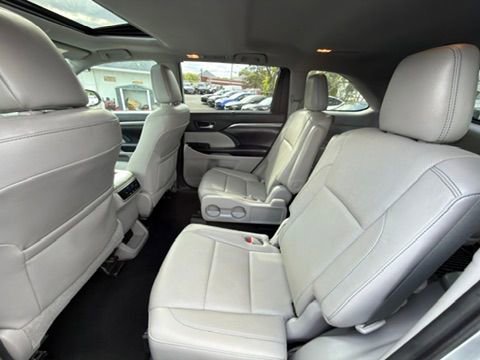 Used 2019 Toyota Highlander Limited AWD/4WD image 24