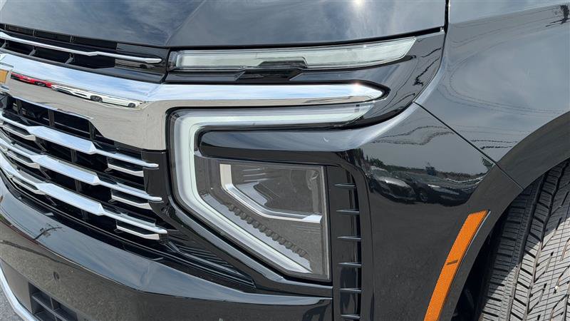 Used 2026 Chevrolet Suburban Premier RWD image 11