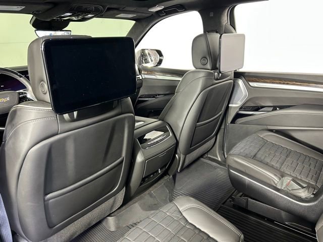 Used 2025 Cadillac Escalade ESV Sport Platinum image 25