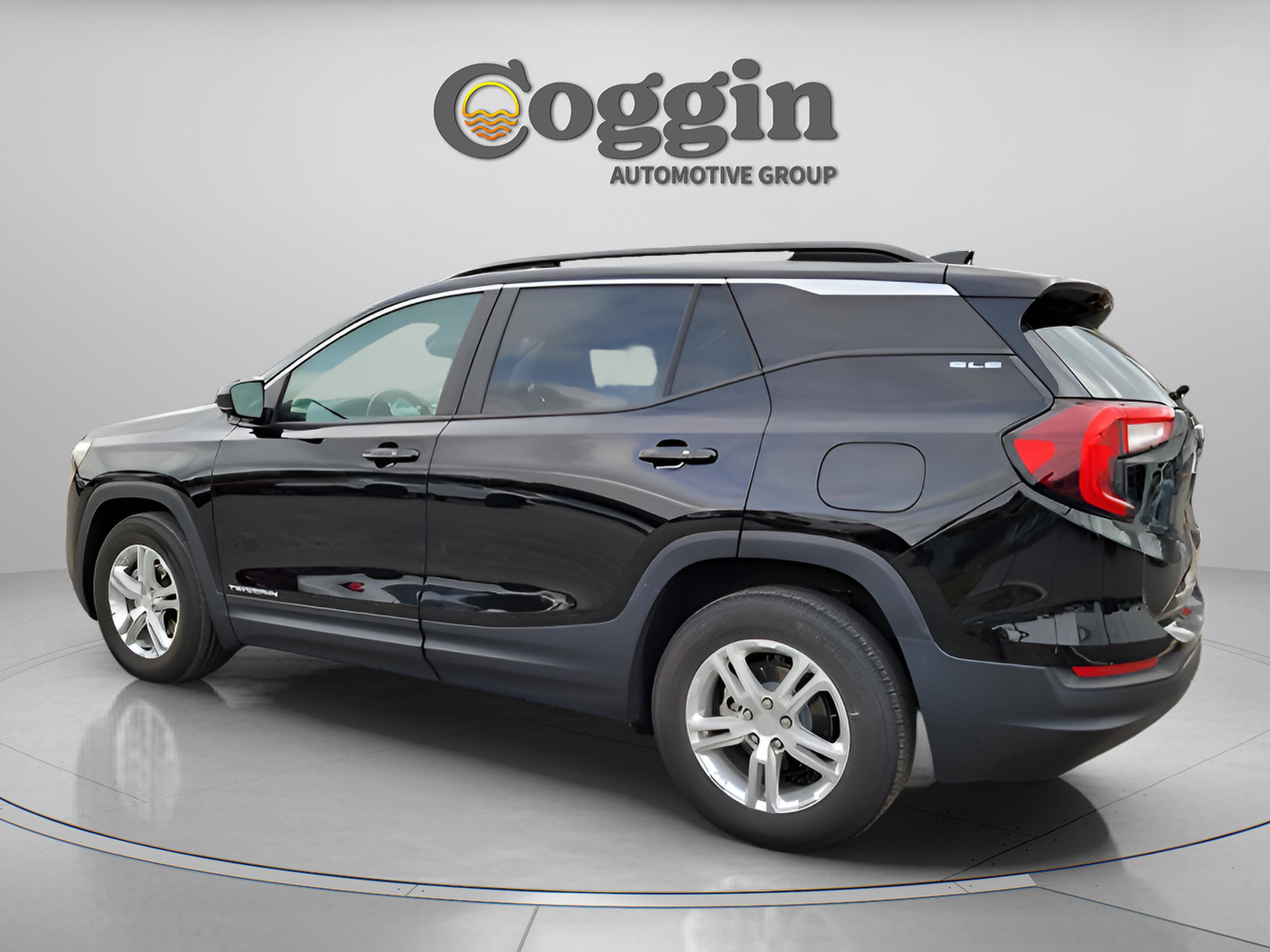 Used 2022 GMC Terrain SLE w/ Driver Convenience Package image 6