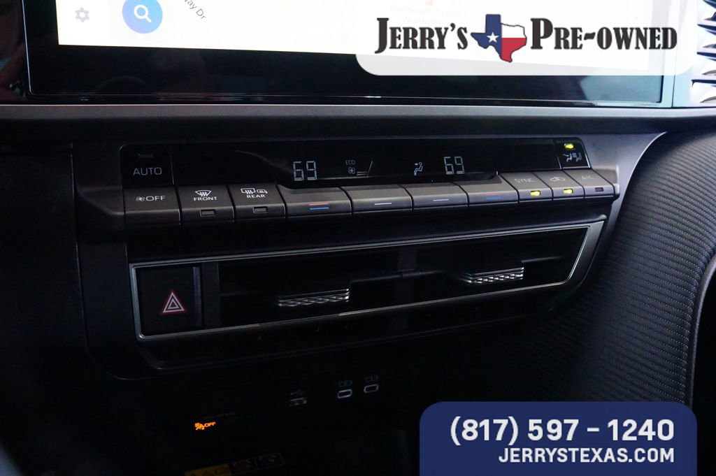 Used 2025 Toyota Camry SE w/ Multimedia Upgrade Package FWD image 13