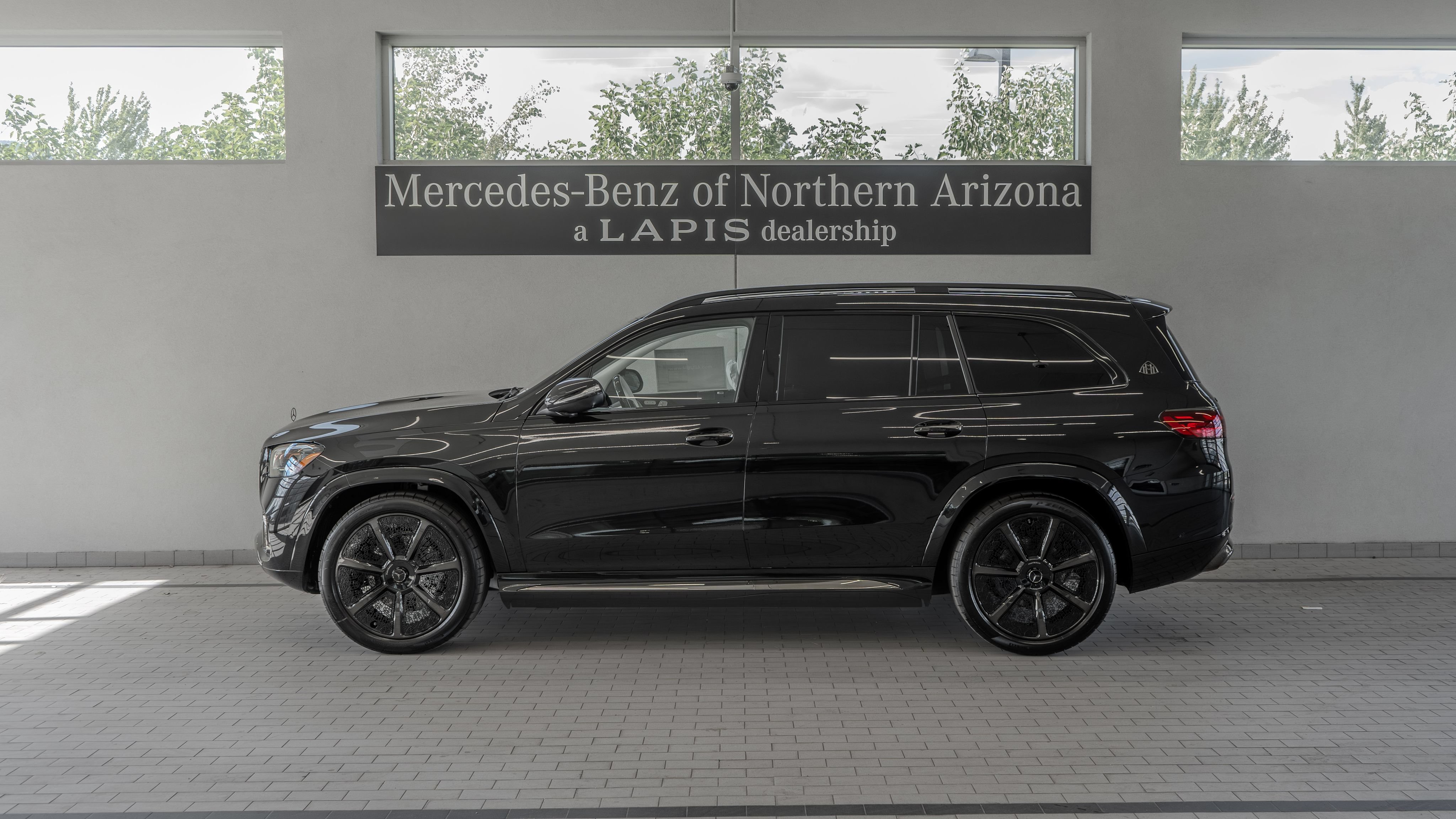 New 2026 Mercedes-Benz Maybach GLS 600 4MATIC image 2