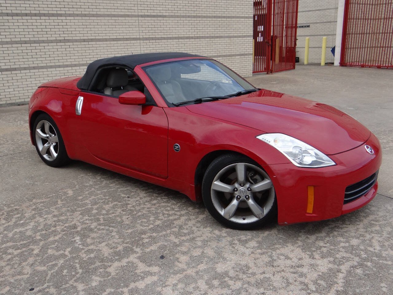 Used 2007 Nissan 350Z Touring RWD image 27