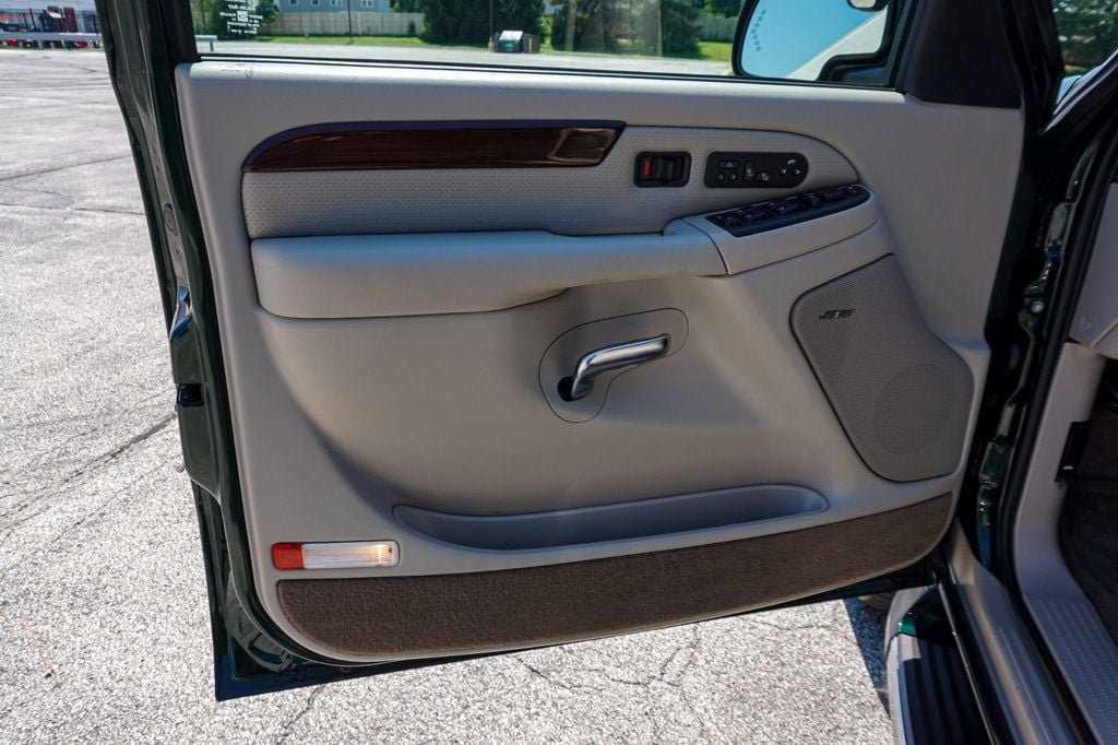 Used 2003 Cadillac Escalade AWD image 15
