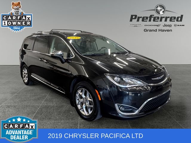 Used 2019 Chrysler Pacifica Limited FWD image 1