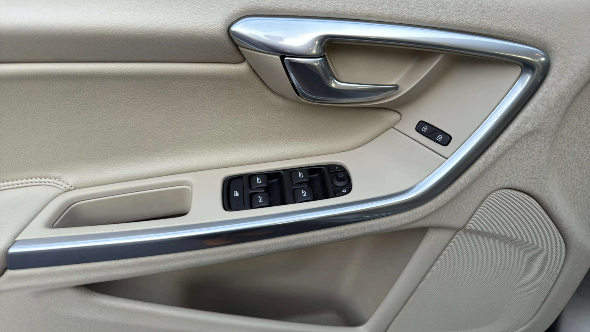 Used 2015 Volvo S60 T5 Premier image 35