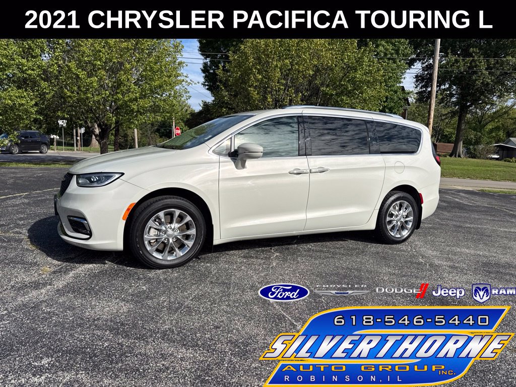 Used 2021 Chrysler Pacifica Touring-L w/ Uconnect Theater Family Group AWD/4WD image 1