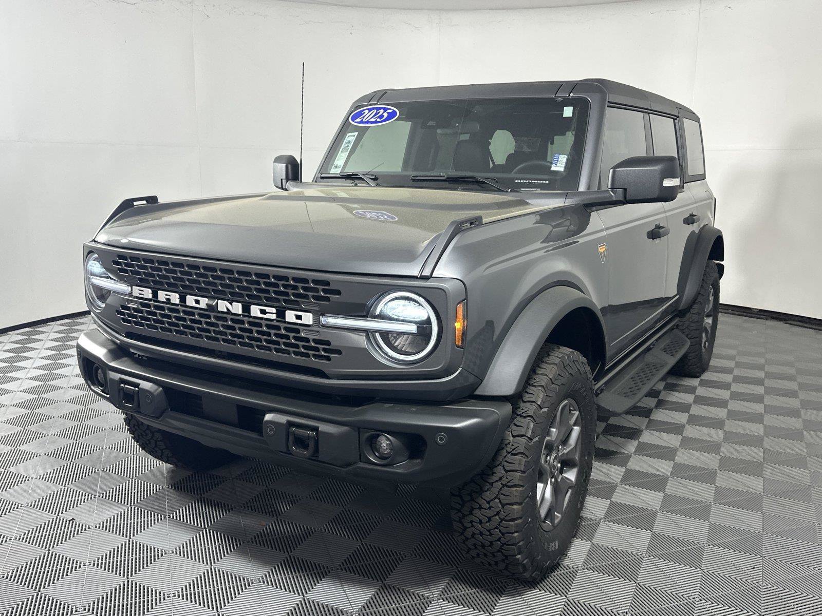 New 2025 Ford Bronco Badlands AWD/4WD image 3
