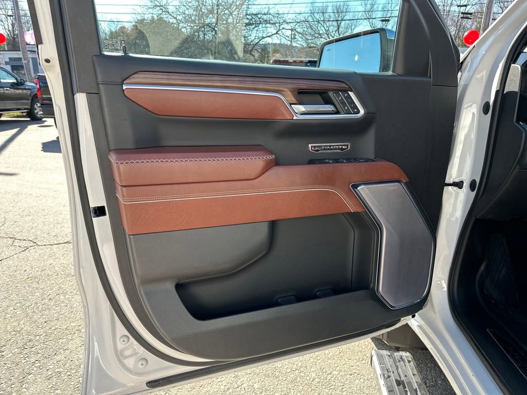 Used 2022 GMC Sierra 1500 Denali Ultimate AWD/4WD image 11