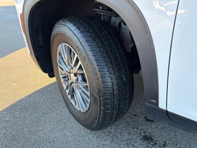 Certified 2026 Chevrolet Traverse LT w/ Driver Confidence Package FWD image 10