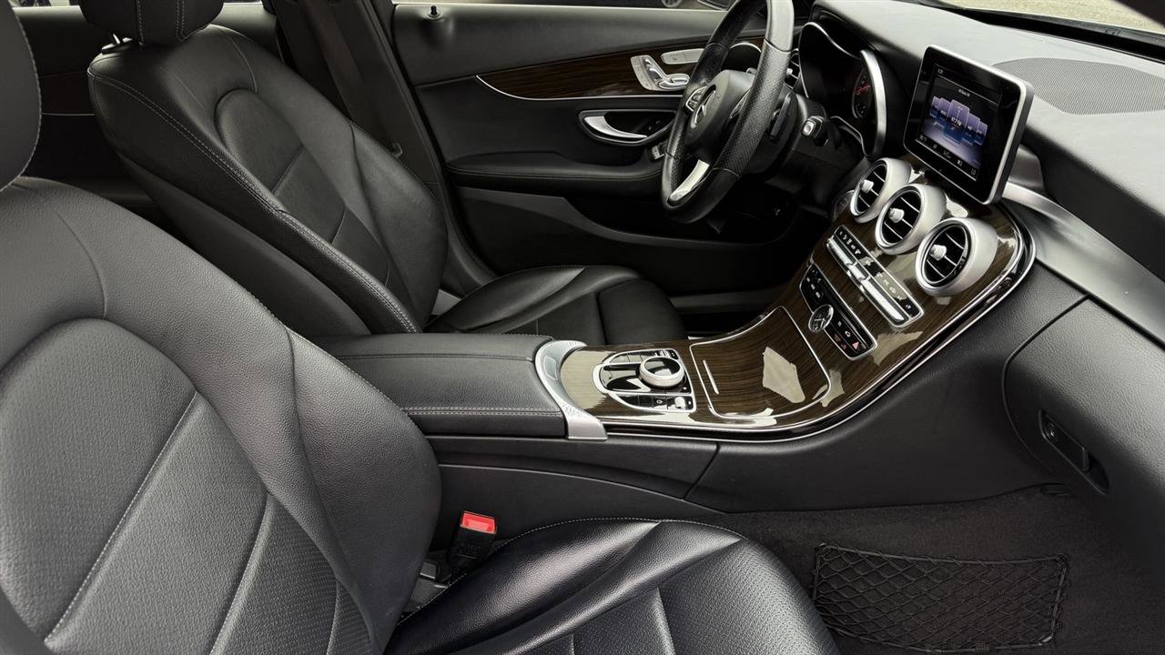 Used 2018 Mercedes-Benz C 300 Sedan image 37