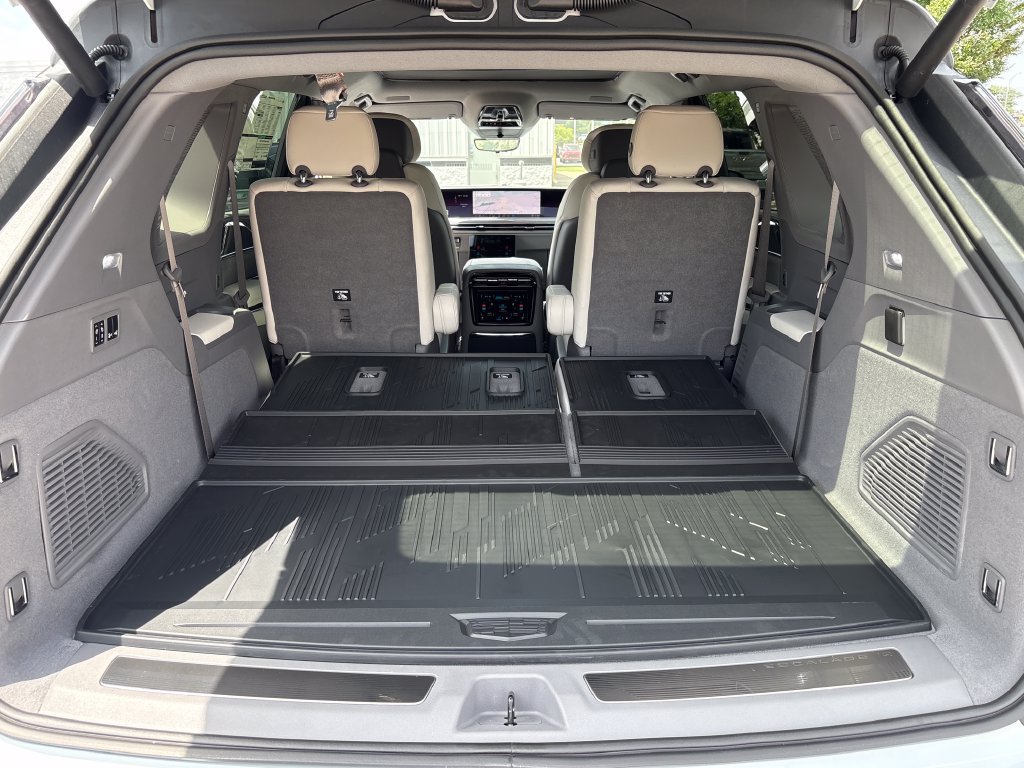 New 2026 Cadillac Escalade IQ AWD Sport 1 w/ LPO, Floor Liner Package image 54