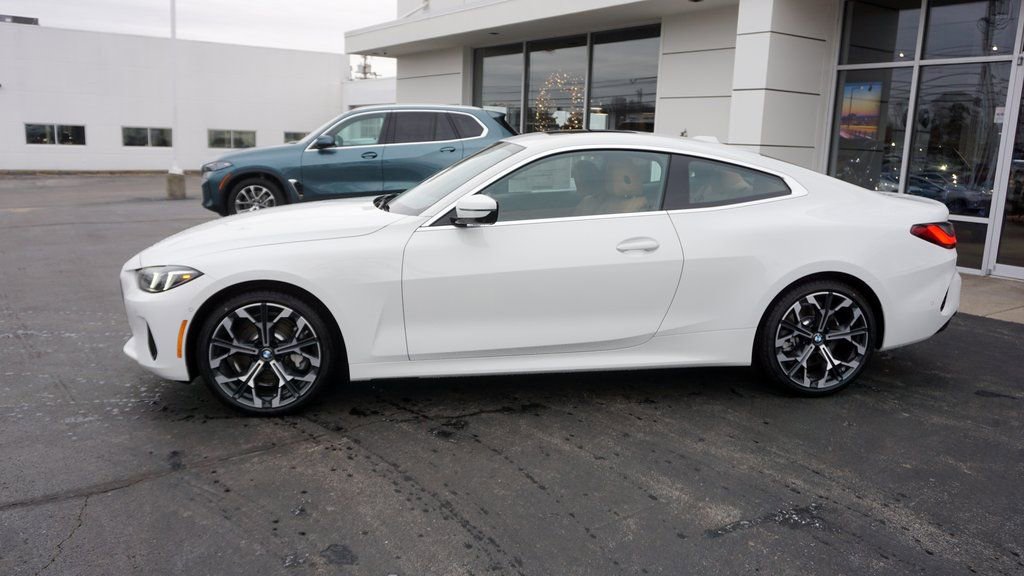 Used 2025 BMW 430i xDrive Coupe w/ Convenience Package image 2