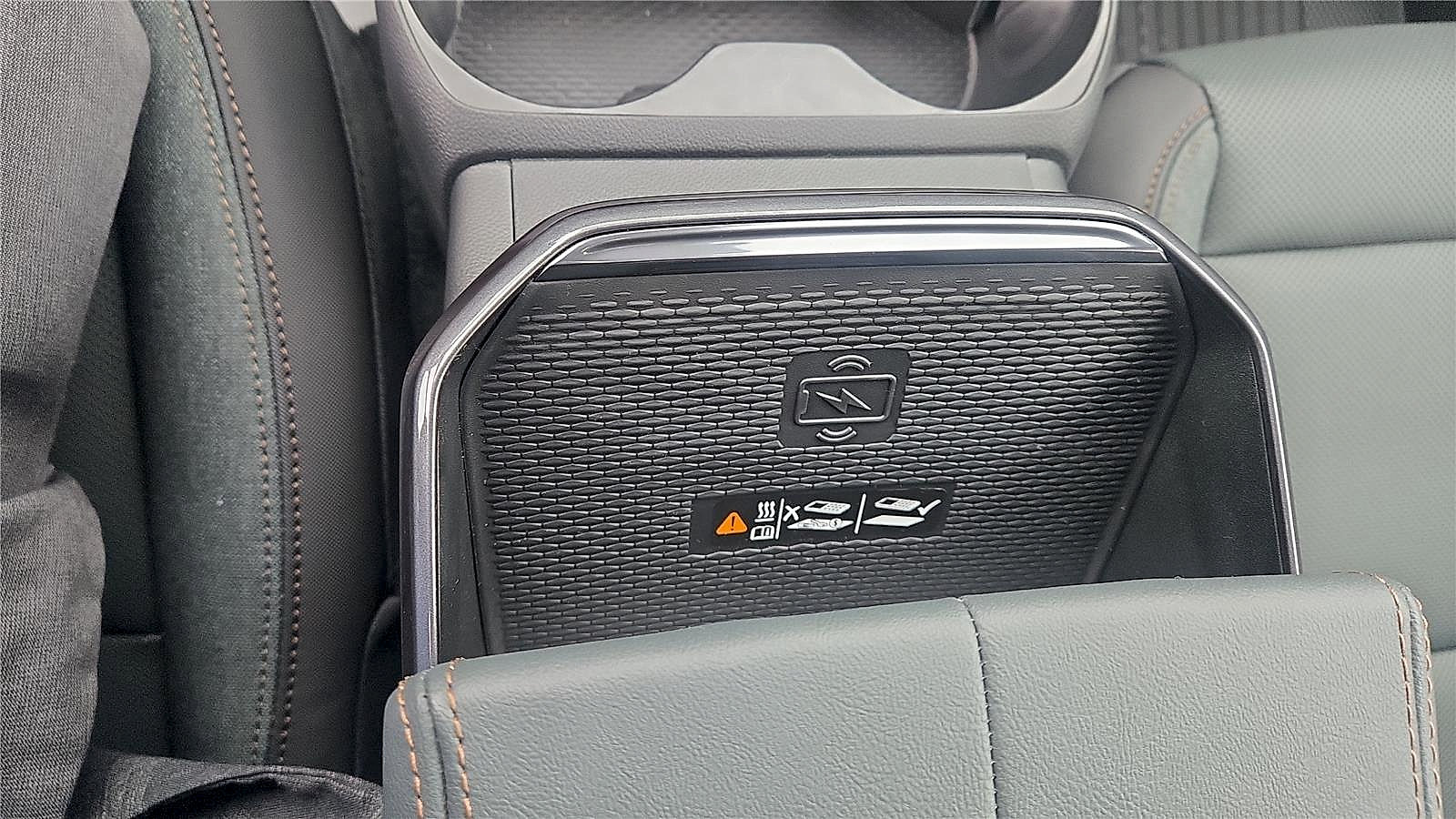 New 2026 GMC Terrain AT4 w/ LPO, Floor Liner Package AWD/4WD image 36