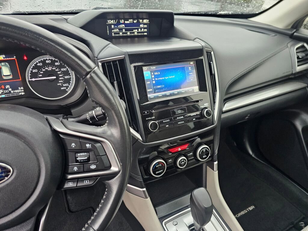 Used 2020 Subaru Forester Premium image 31