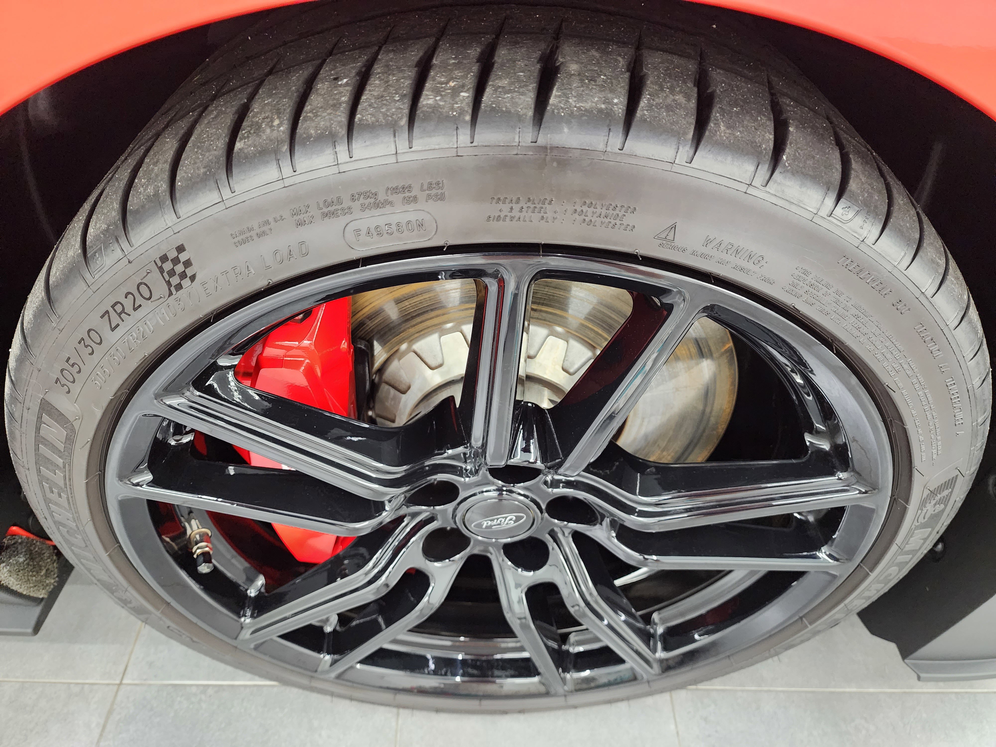 Used 2022 Ford Mustang Shelby GT500 w/ Technology Package image 3