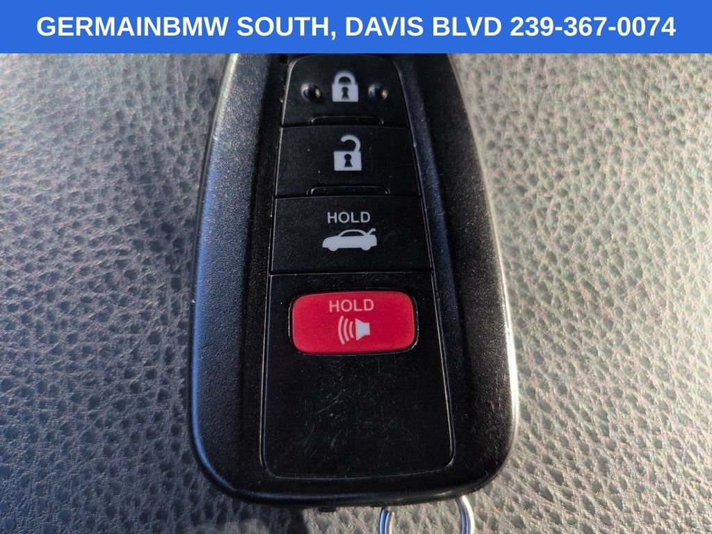 Used 2018 Toyota Camry SE w/ Convenience Package FWD image 30