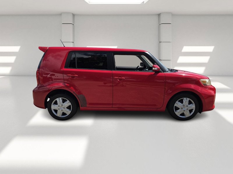 Used 2013 Scion xB FWD image 6