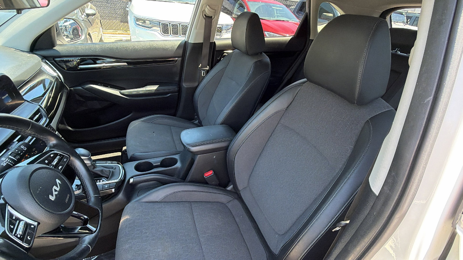 Used 2024 Kia Seltos S FWD image 17