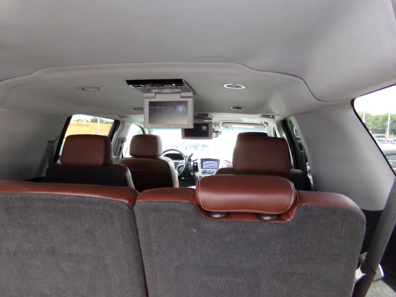 Used 2019 Chevrolet Suburban Premier w/ Premier Plus Edition AWD/4WD image 23