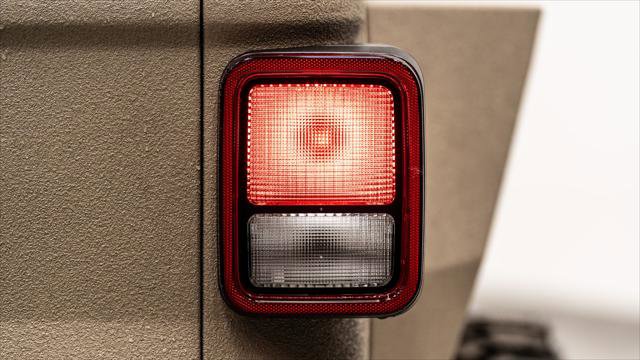 Used 2025 Jeep Gladiator Sport image 35