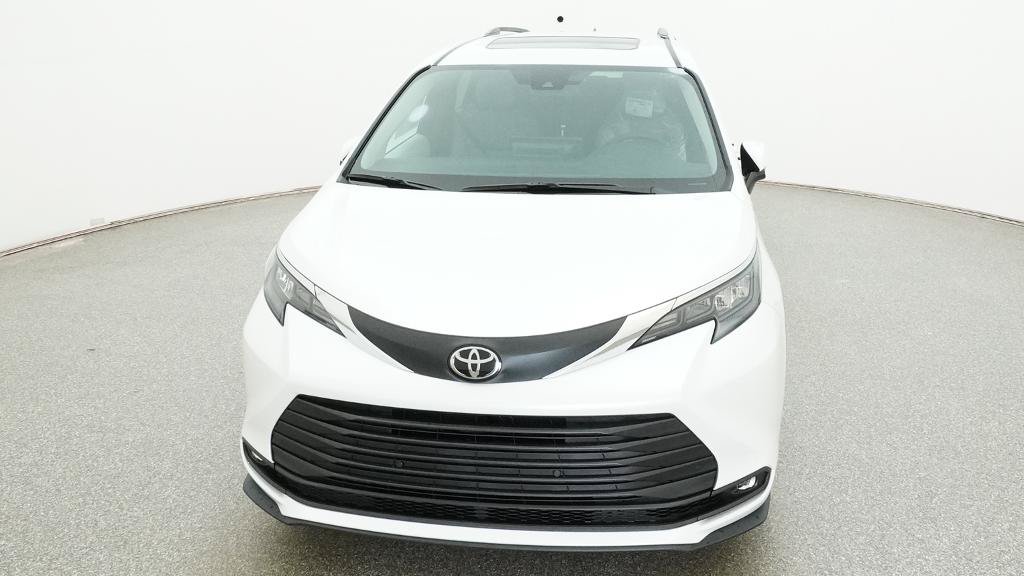 New 2026 Toyota Sienna XLE FWD image 2