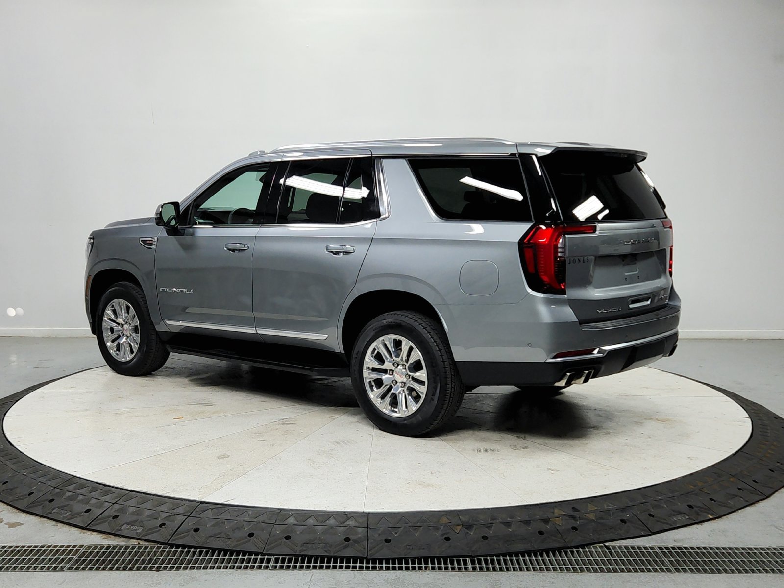 Used 2025 GMC Yukon Denali AWD/4WD image 6